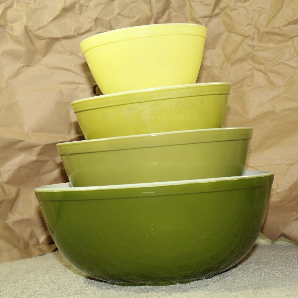 Complete Set Vintage Pyrex Avocado Green Mixing Bowls 401 - 404